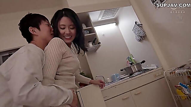 A Married Woman Who Was Given A Spare Key To Her Room Is Creampied By A Male Student Until He Graduates. Nao Jinguji