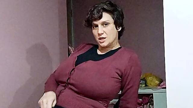 Big boobs milf masturbates with her dildo