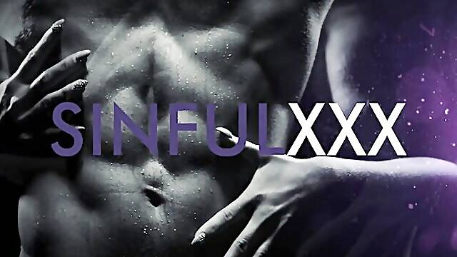 Seductive Simonys natural tits video