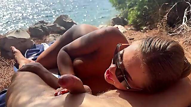At the nudist beach, I got so turned on that I wanted my boyfriends weenie