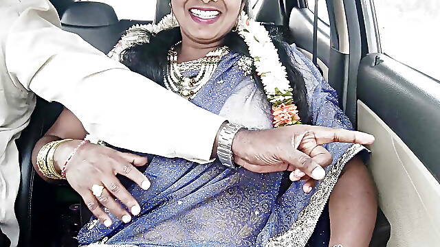 Car sex, telugu dirty talks, silk aunty with hyd driver crezy romantic journey