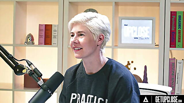 UP CLOSE - How Women Orgasm With All Natural Beauty Jay Taylor! INTENSE VIBRATOR ORGASM! FULL SCENE