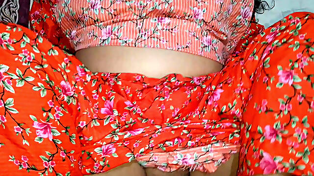 Desi bhabhi is ready every morning to service your cock