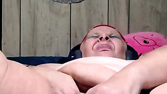 An Explosion of Cum Dripping to Her Bum