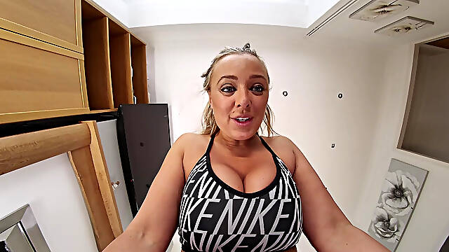 Beth Bennett - Facesitting Panty Stuffing